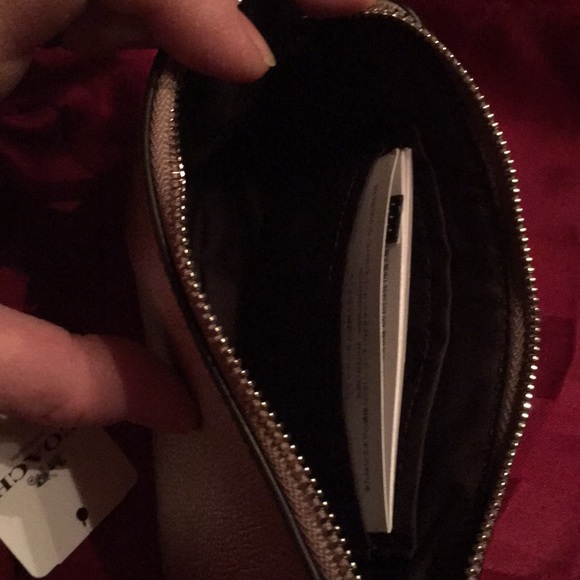 Coach wristlet - Picture 3 of 4